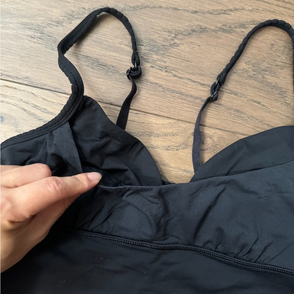Lululemon bra two layers - Picture 2 of 4